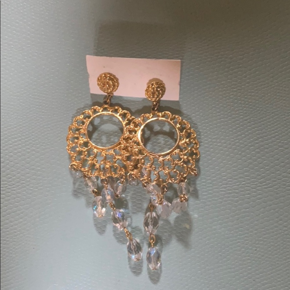 Gold earrings with crystals